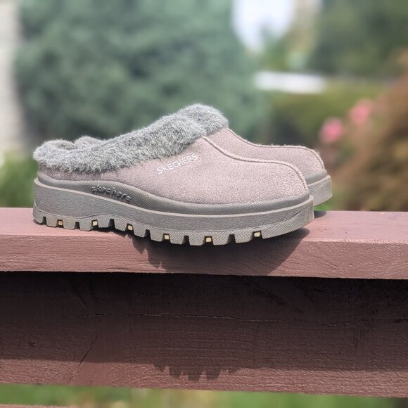SKECHERS Grey Fortress Women's Slip On Clog Suede Slippers - Size 7 - Picture 3 of 9